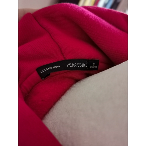 Red Peacebird Embroidered Christmas Sweater Small - Picture 7 of 8